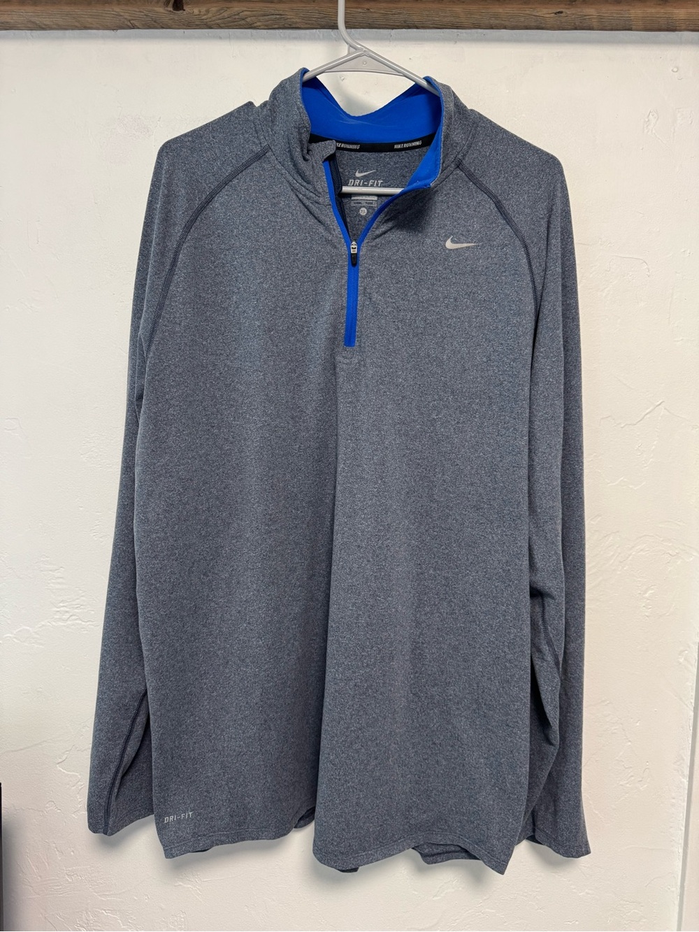 Nike Men’s Grey Dri-FIT Quarter-Zip Pullover Jacket